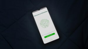 Cara Mengaktifkan Mode Gelap WhatsApp di iPhone, Android & WhatsApp Web