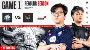 Hasil EVOS vs Alter Ego Hari Ini di MPL ID S15 Pekan Keenam Hari Kedua JendelaIndonesia.id – Alter Ego sukses mengamankan kemenangan meyakinkan atas EVOS Legends dengan skor 2-0 dalam lanjutan Mobile Legends: Bang Bang Professional League (MPL) Indonesia Season 15. Dalam pertandingan yang berlangsung penuh tensi dan adu strategi, Ren dan HAIZZ tampil sebagai penentu kemenangan Alter Ego. Kemenangan ini menjadi sinyal kuat bahwa Alter Ego siap kembali ke papan atas klasemen dengan permainan yang matang dan disiplin. Game 1: Ren Mematahkan Ling, EVOS Tak Berkutik Alter Ego membuka pertandingan dengan permainan agresif dan penuh presisi. Dari fase drafting, EVOS tampak mengambil pendekatan agresif namun minim kontrol. Mereka mengandalkan Zhuxin, Granger, Joy, Badang, dan Gatotkaca, namun tanpa crowd control yang cukup untuk membatasi pergerakan lincah dari Ling. Sebaliknya, Alter Ego tampil berani dengan pick seperti Kalea, Selena, Harith, dan Ling—strategi berisiko yang ternyata sangat efektif. Sejak early game, Ren tampil panas. Ia mengamankan first blood atas Alberttt dan mengantongi dua kill dalam tiga menit pertama. Hijumee dengan Selena juga menunjukkan presisi luar biasa lewat Abyssal Arrow yang konsisten membuka map dan menginisiasi team fight. Keunggulan Alter Ego semakin terlihat saat mereka merebut Turtle pertama tanpa perlawanan dan unggul 2.800 gold di pertengahan game. Rotasi cepat berkat penggunaan tiga face mask membuat EVOS kewalahan menjaga tempo permainan. Ren terus mengacak-acak lini belakang EVOS, sementara koordinasi tim EVOS terlihat goyah. Alter Ego berhasil mengamankan Lord di menit ke-8 dan mengakhiri permainan lewat wipeout besar pada menit ke-10. Tanpa perlu menunggu Lord kedua, Alter Ego menembus base EVOS dan mengunci kemenangan pertama dengan skor sempurna. Game 2: Kebangkitan HAIZZ dan Epic Comeback Alter Ego Game kedua berlangsung jauh lebih ketat. EVOS sempat mendominasi jalannya pertandingan dengan draft agresif berisi Zhuxin, Moskov, Lukas, Kaela, dan Jawhead. Mereka berhasil menekan Alter Ego sejak early game, membangun keunggulan 6.000 gold di pertengahan laga. Alberttt tampil garang dengan Lukas, mencetak KDA 8/1/3 dan memimpin serangan EVOS. Erlan pun berhasil menghancurkan inhibitor turret di sisi bawah, memperbesar tekanan pada Alter Ego. Namun, permainan tak selesai sampai di situ. Alter Ego menunjukkan mental juara. Momen krusial terjadi saat HAIZZ dan DreamS, dalam situasi 2v4, berhasil melakukan wipe terhadap pemain EVOS di sekitar Lord pit. Momen inilah yang mengubah arah pertandingan secara dramatis. Hijumee, yang awalnya tertahan oleh burst damage EVOS, mulai menemukan ruang dengan Real World Manipulation-nya. Meski EVOS sempat merebut Lord, Alter Ego bertahan dengan disiplin tinggi. Mereka menggagalkan siege dan dalam pertarungan berikutnya, HAIZZ kembali memimpin serangan balasan. Dengan positioning yang sempurna, HAIZZ mengeksekusi lawan satu per satu, menghasilkan wipeout kedua dan memastikan kemenangan untuk Alter Ego. Kemenangan ini menjadi pernyataan tegas dari Alter Ego yang tampil lebih solid, kreatif, dan disiplin dalam eksekusi. Bagi EVOS Legends, kekalahan ini menyoroti perlunya strategi dalam menghadapi hero-hero dengan mobilitas tinggi dan pemanfaatan momentum late game.